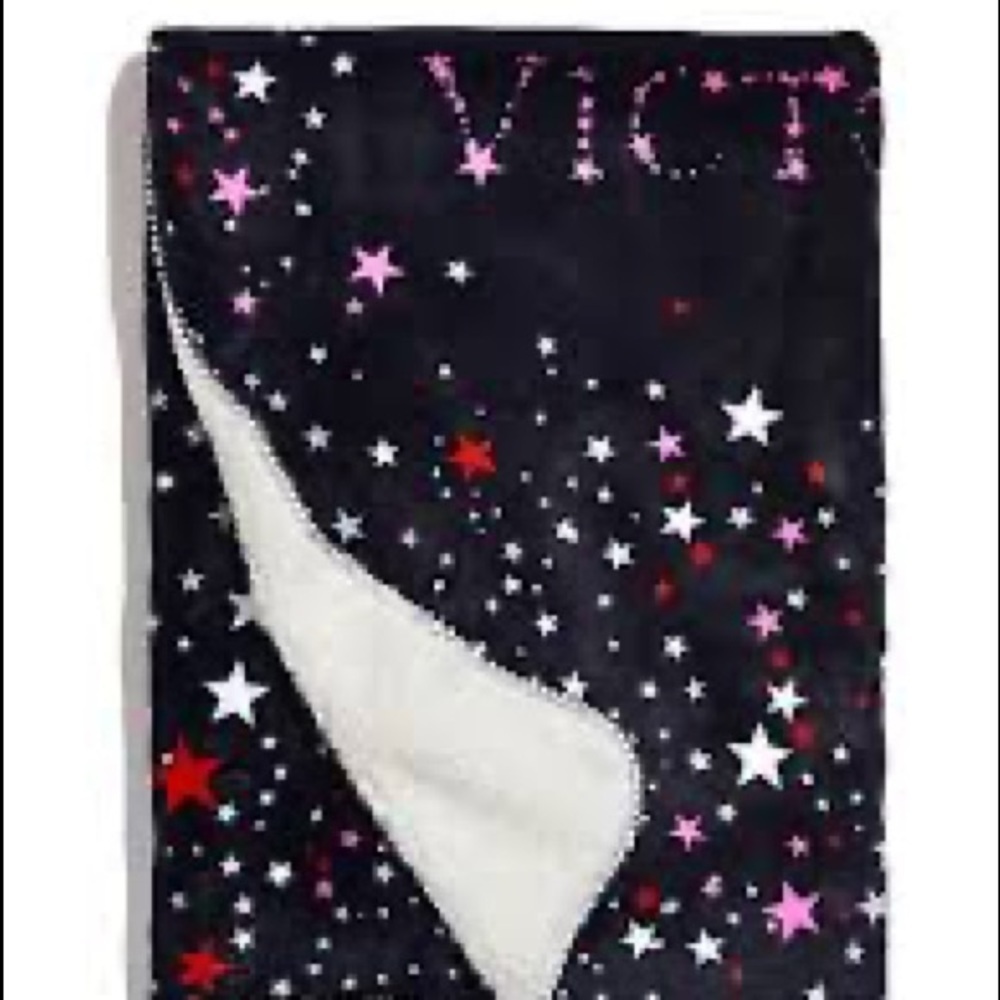 Victoria’s Secret Sherpa Blanket​​​​ - Picture 5 of 6